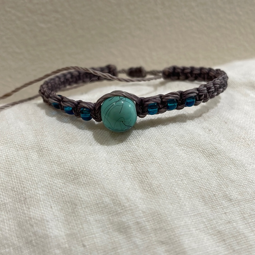 Turquoise bead bracelet